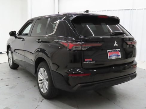 New 2026 Mitsubishi Outlander ES FWD image 6