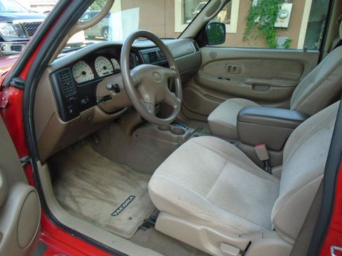 Used 2004 Toyota Tacoma PreRunner RWD image 7