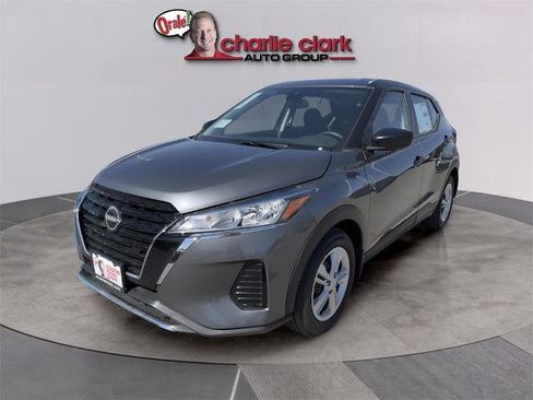 Certified 2025 Nissan Kicks Play S image 2