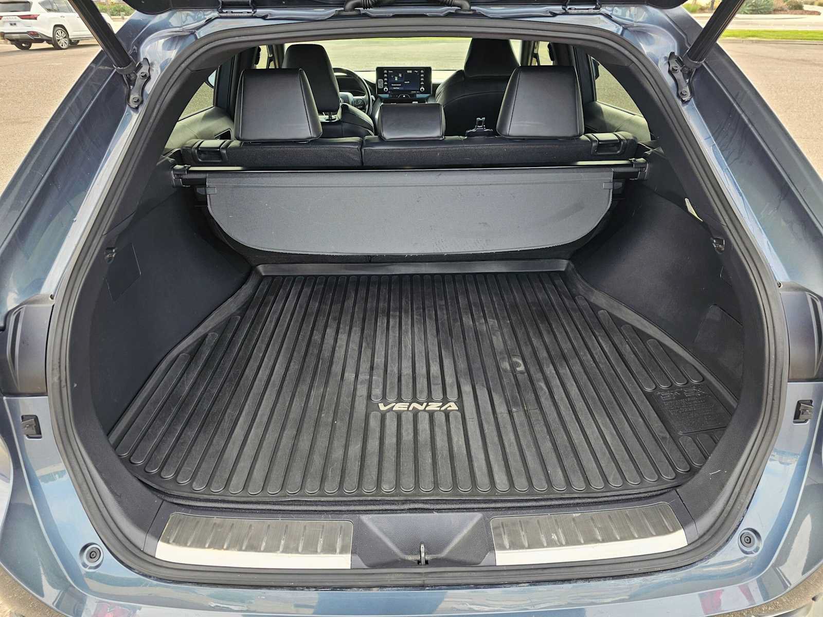 Used 2021 Toyota Venza XLE w/ Carpet Mat Package (TMS) AWD/4WD image 14