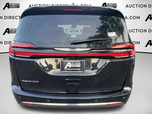 Used 2025 Chrysler Pacifica Select FWD image 5