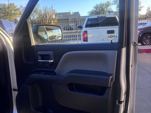 Used 2018 Chevrolet Silverado 1500 Custom w/ Custom Value Package image 13