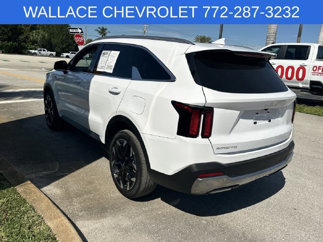 Used 2025 Kia Sorento EX w/ Panoramic Sunroof Package AWD/4WD image 9