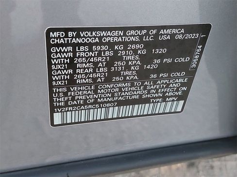 Certified 2024 Volkswagen Atlas SEL Premium R-Line image 32