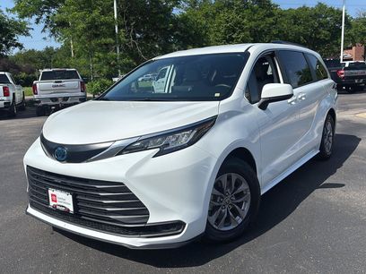 Used 2023 Toyota Sienna LE