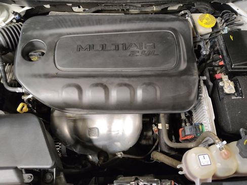 Used 2020 Jeep Cherokee Latitude Plus image 30