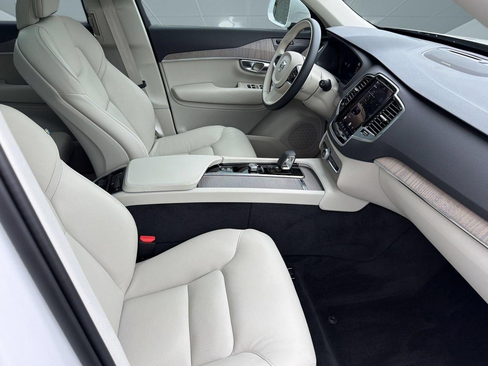 Certified 2024 Volvo XC90 T8 Plus w/ Protection Package AWD/4WD image 25