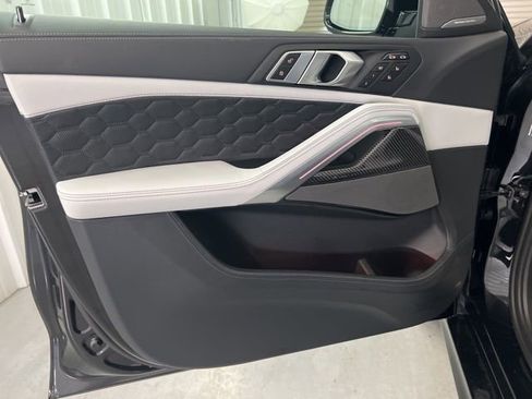 Used 2026 BMW X6 M Competition w/ Executive Package image 9