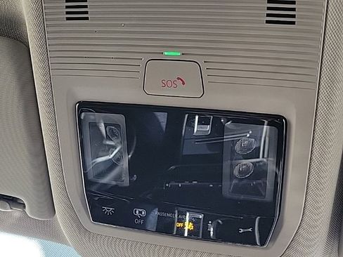 Certified 2024 Volkswagen Atlas SE image 37