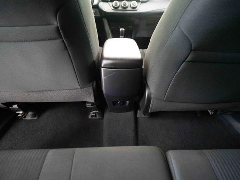 Used 2018 Toyota RAV4 LE w/ All Weather Liner Package AWD/4WD image 22