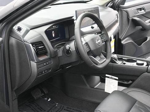New 2026 Nissan Rogue Platinum w/ Tech Package AWD/4WD image 7