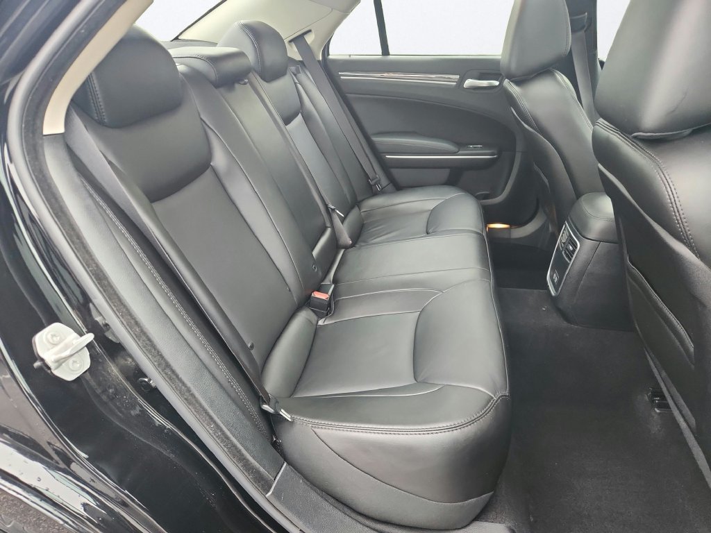 Used 2019 Chrysler 300 Touring L w/ Quick Order Package 22F AWD/4WD image 27
