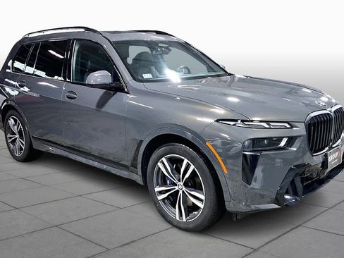 Used 2023 BMW X7 xDrive40i w/ M Sport Package image 3