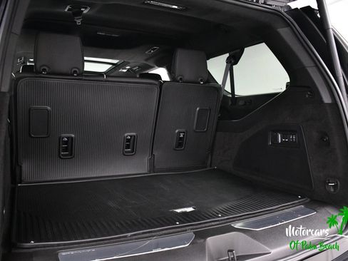 Used 2026 Cadillac Escalade ESV V w/ LPO, ONYX Package AWD/4WD image 15
