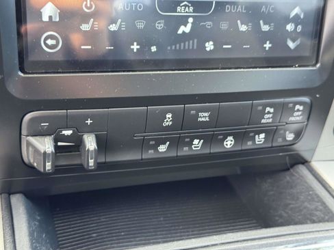 Used 2017 RAM 1500 Laramie w/ Convenience Group image 29