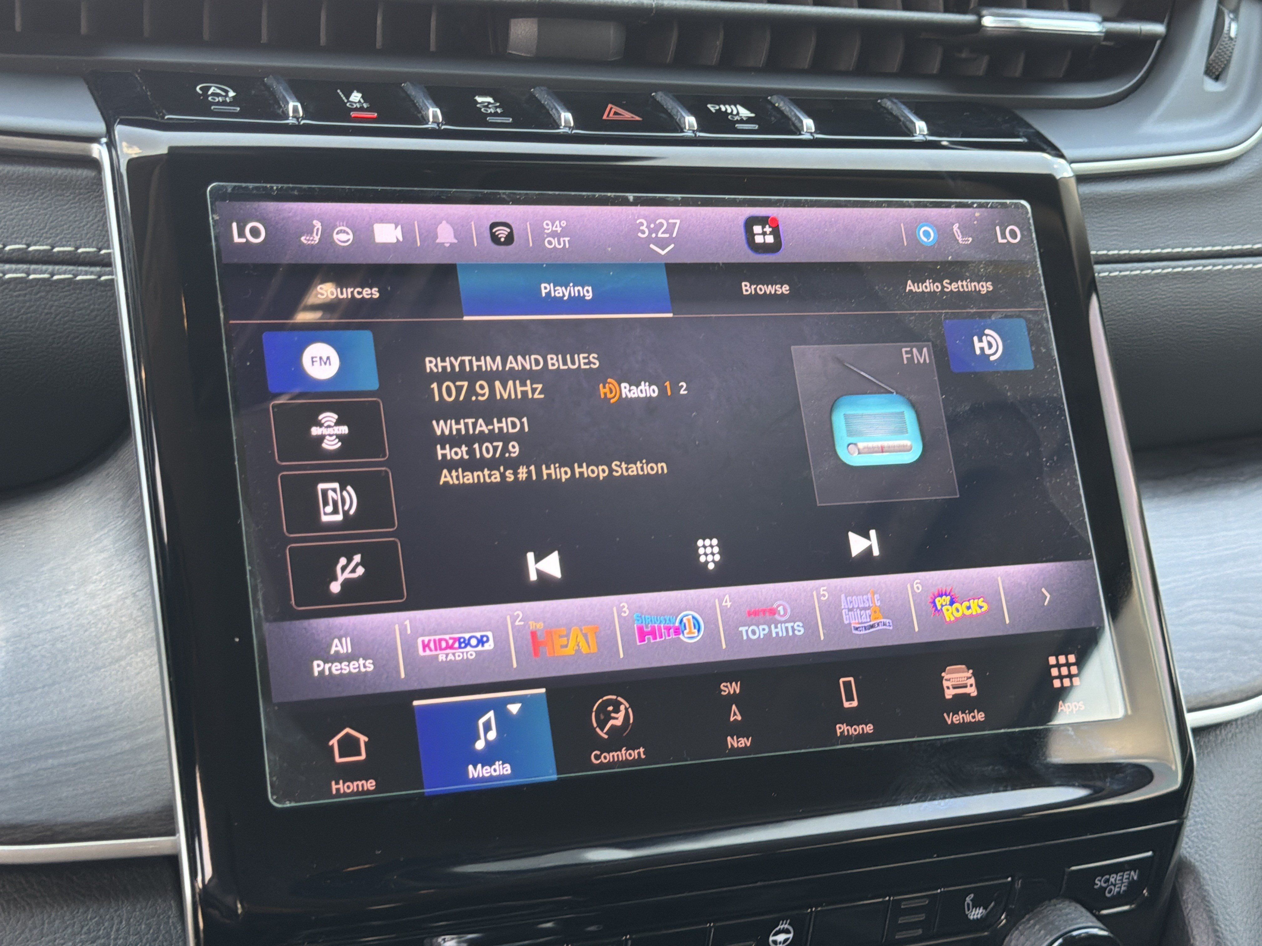 Used 2022 Jeep Grand Cherokee L Limited AWD/4WD image 36
