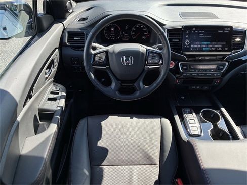 Certified 2025 Honda Ridgeline Black Edition image 13