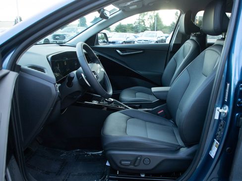 Used 2023 Kia Niro EX w/ EX Cold Weather Package FWD image 22