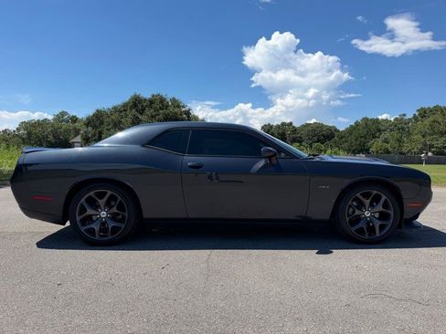 Used 2019 Dodge Challenger R/T RWD image 7