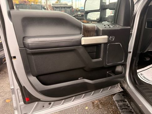 Used 2021 Ford F350 Lariat w/ Lariat Value Package AWD/4WD image 11