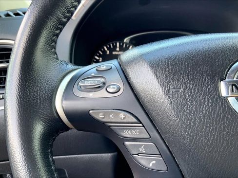 Used 2020 Nissan Pathfinder SV AWD/4WD image 21