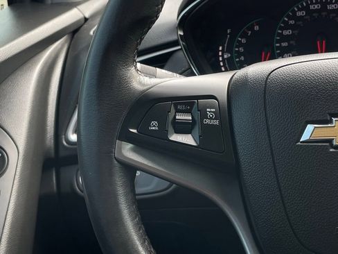 Used 2022 Chevrolet Trax LT w/ LT Convenience Package FWD image 13