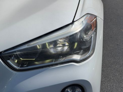 Used 2017 BMW X1 sDrive28i image 11