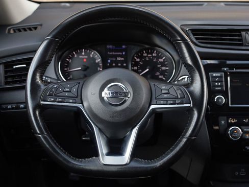 Used 2018 Nissan Rogue SV AWD/4WD image 30