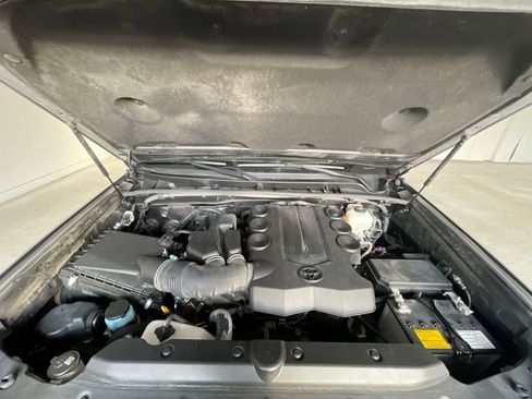 Used 2018 Toyota 4Runner SR5 Premium AWD/4WD image 26