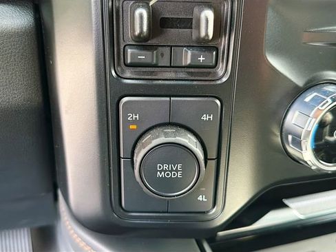 Used 2024 Ford F350 Platinum w/ FX4 Off-Road Package image 29