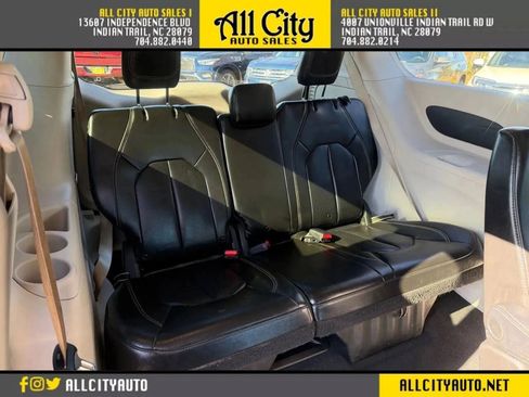 Used 2020 Chrysler Voyager Lxi FWD image 14