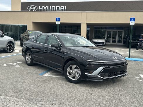 New 2026 Hyundai Sonata SE FWD image 1