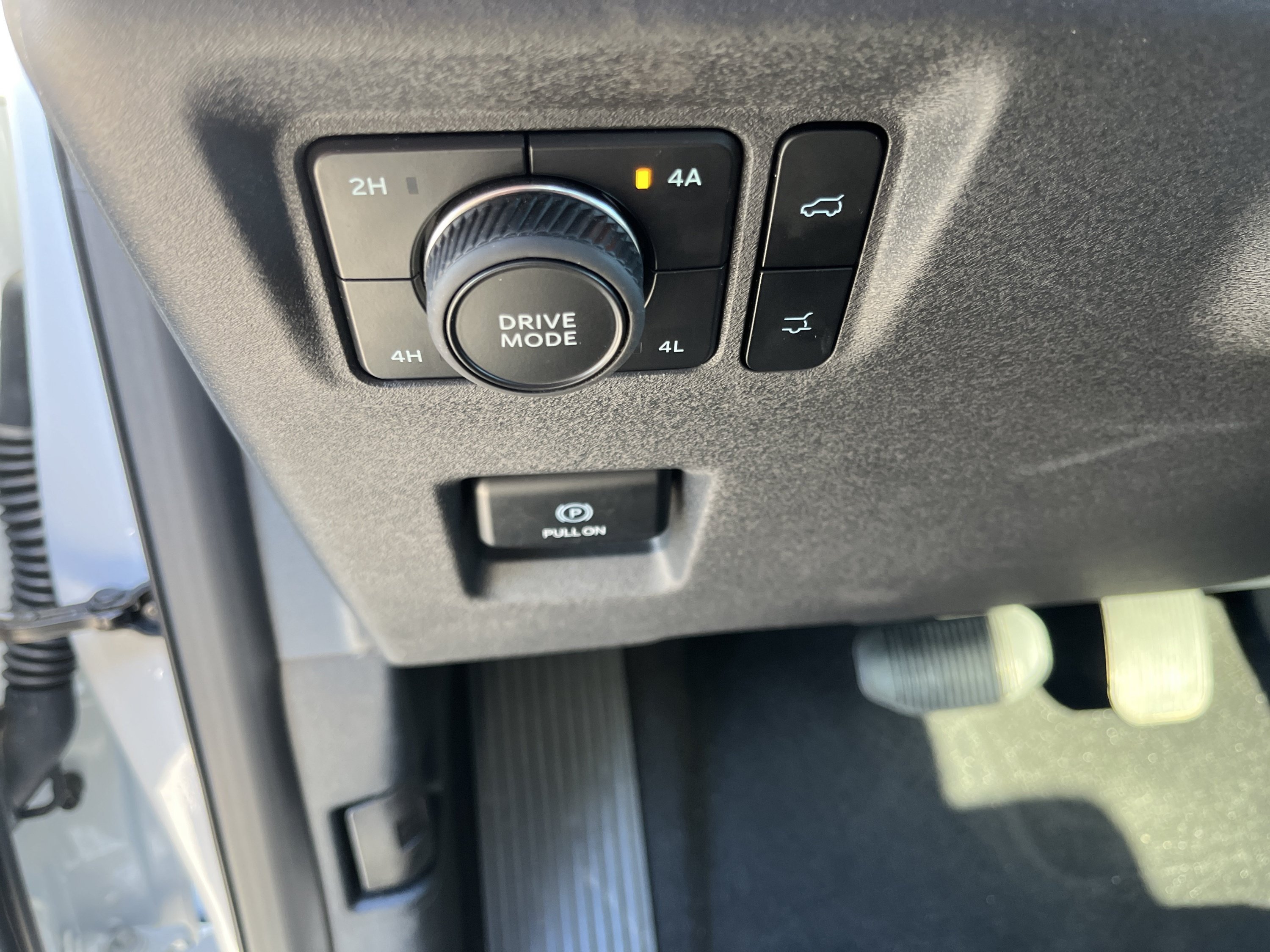 Used 2025 Ford Expedition Active AWD/4WD image 18