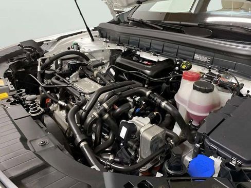 Used 2023 Mercedes-Benz EQB 300 4MATIC w/ Exclusive Package image 7