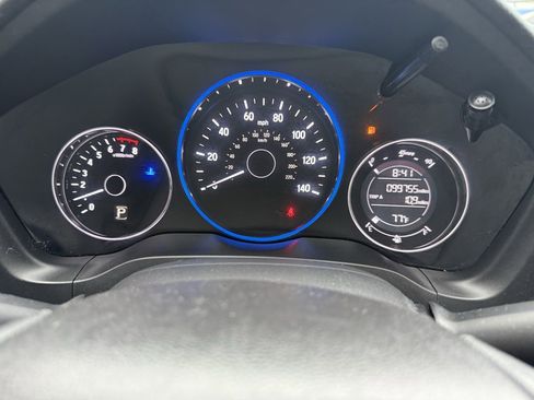Used 2018 Honda HR-V LX image 3