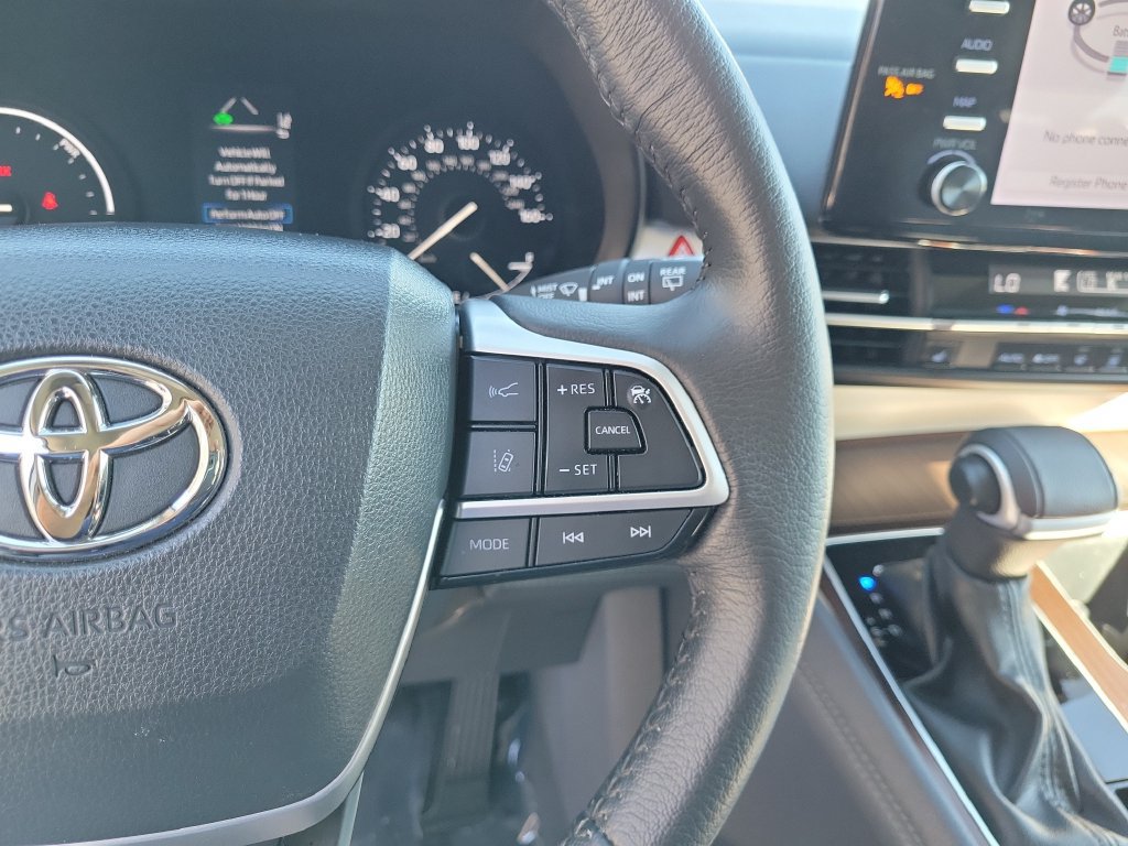 Used 2024 Toyota Sienna XLE FWD image 28