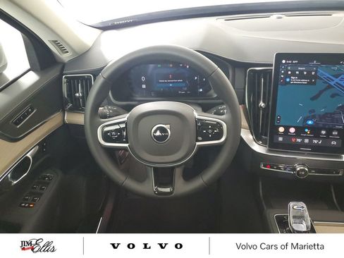 Certified 2025 Volvo XC90 B6 Core w/ Climate Package image 18