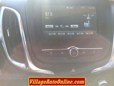 Used 2018 Chevrolet Equinox LT image 40