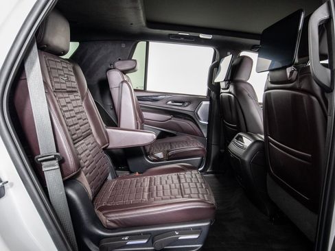 Used 2023 Cadillac Escalade V w/ LPO, ONYX Package image 15