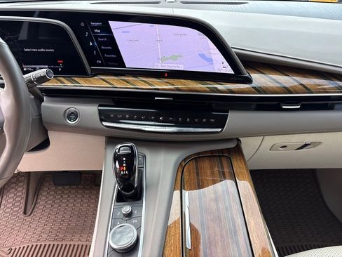 Used 2023 Cadillac Escalade Premium Luxury Platinum image 24