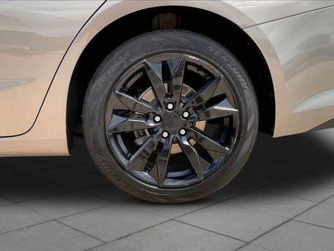 Used 2017 Chevrolet Malibu LT FWD image 12