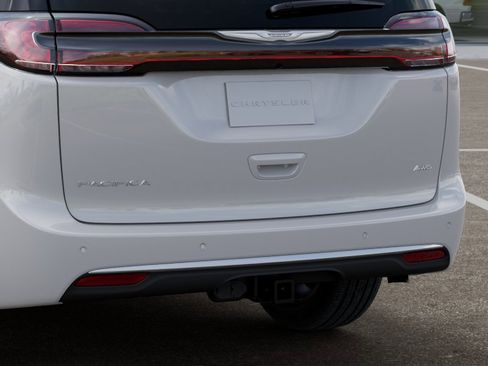 New 2026 Chrysler Pacifica Pinnacle w/ Trailer Tow Group image 15