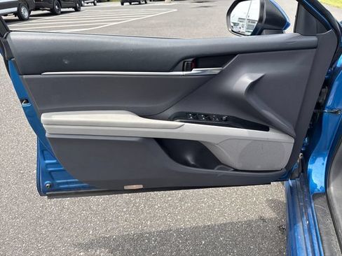 Used 2018 Toyota Camry SE w/ Moonroof Package FWD image 23