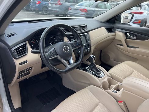 Used 2019 Nissan Rogue SV w/ Premium Package AWD/4WD image 9