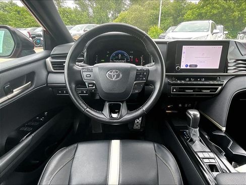 Certified 2025 Toyota Camry SE FWD image 17