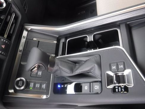 Used 2026 Lexus GX 550 image 28