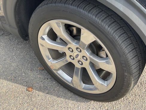 Used 2020 Ford Explorer Platinum w/ Premium Technology Package image 7