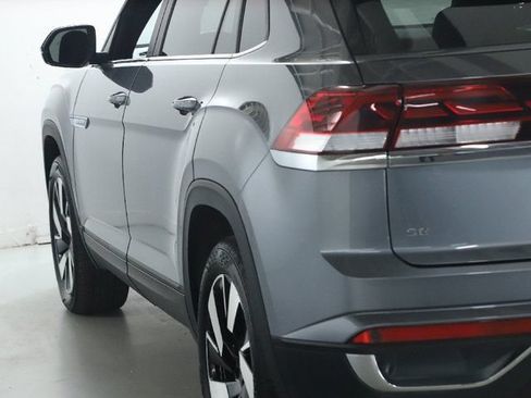 Used 2024 Volkswagen Atlas Cross Sport SE AWD/4WD image 40