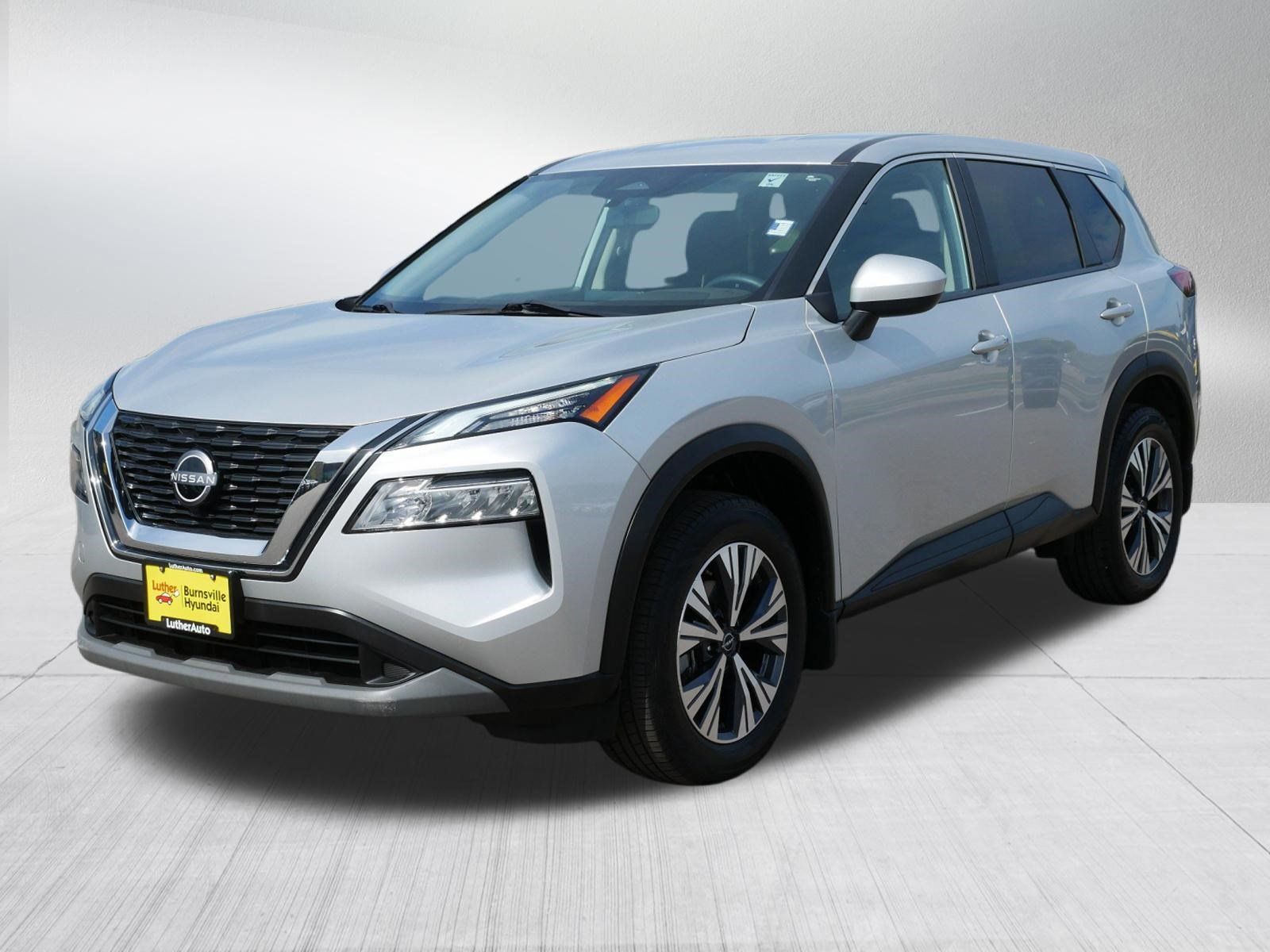 Used 2023 Nissan Rogue SV AWD/4WD image 3