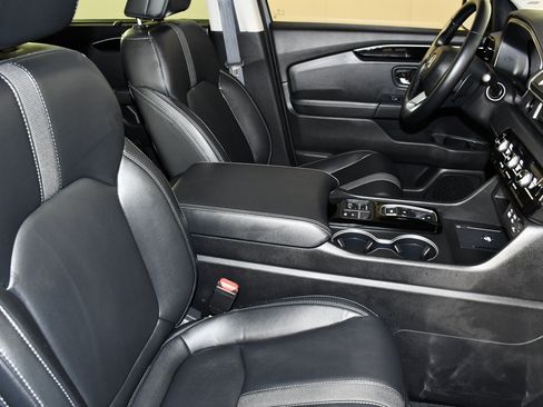 Used 2025 Honda Pilot Touring image 42